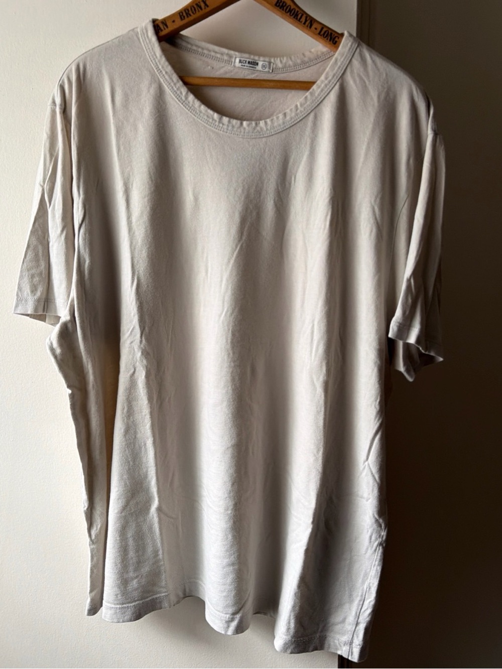 Buck Mason Slub Curved Hem Tee Men’s Size 2XL Beige T Shirt Short Sleeve USA